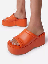 Sandalen mit Plateauabsatz und Keilabsatz